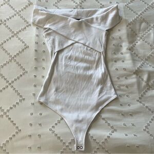 Abercrombie & Fitch White Ribbed Off the Shoulder Bodysuit